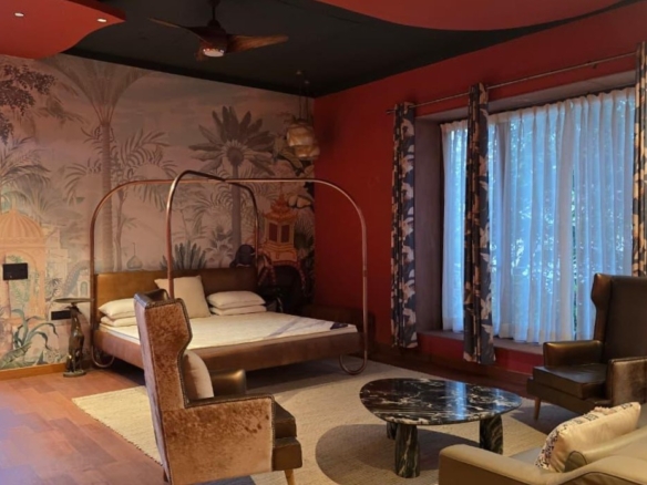 sainik_farms_villa